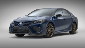 2023 Toyota Camry Hybrid LE Sedan